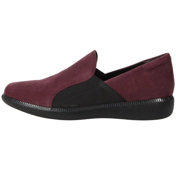 Munro Clay Slip On Sneaker Size 6 M Burgundy Leather Cushioned Shoes Loafer - Picture 1 of 10